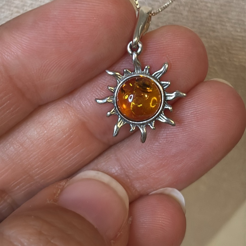 NEW 925 Genuine Amber Sun Pendant Sterling Silver - Picture 3 of 9